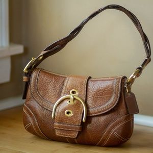 Small Coach leather purse